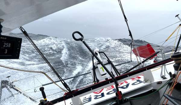 Route du Rhum JOUR 5 : leçon de résistance 