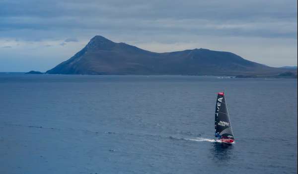 Vendée Globe - Yoann Richomme passe le cap Horn en tête et pulvérise le record,  duel exceptionnel en tête du Vendée Globe avec Charlie Dalin